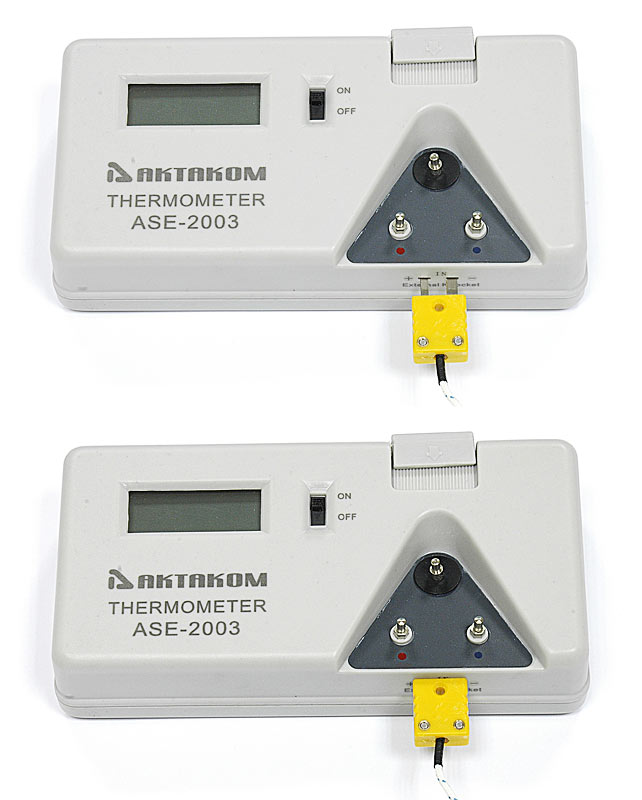 AKTAKOM ASE-2003 Thermometer - thermocouple connection